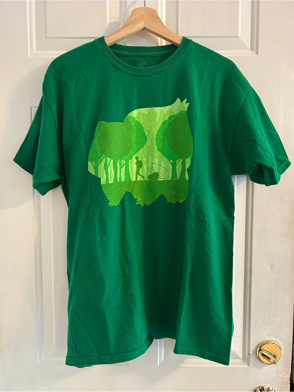 Pokémon Men’s Green Graphic Tee /Bulbasaur and Ash Image